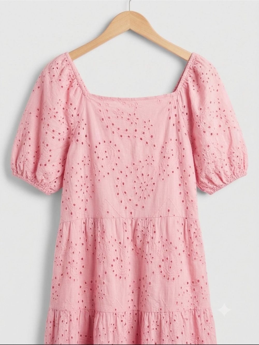 Bohochic pink paisley eyelets